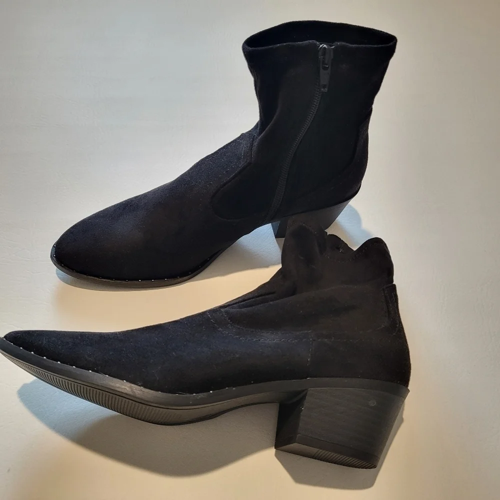 SO womens black faux suede zipper closure stacked heel ankle boots size 9 NWOB - Picture 4 of 11